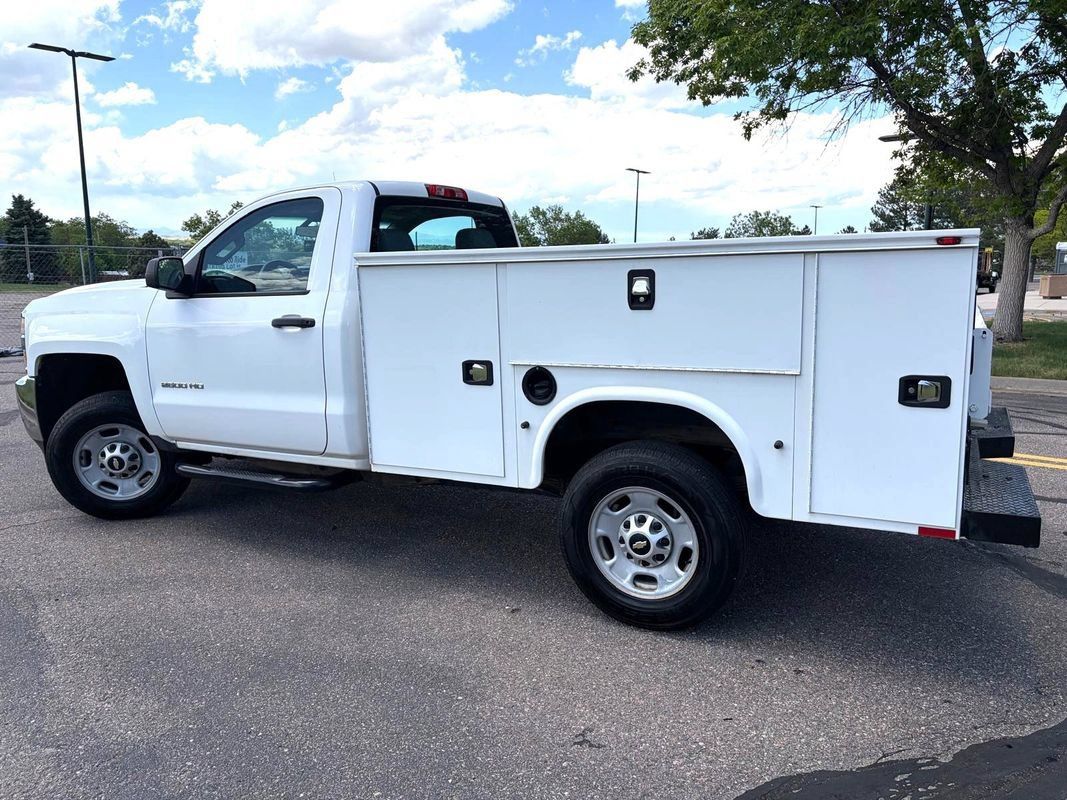 Used 2015 Chevrolet Silverado 2500 W/T RWD image 2