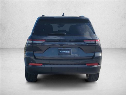 New 2026 Jeep Grand Cherokee Altitude RWD image 8