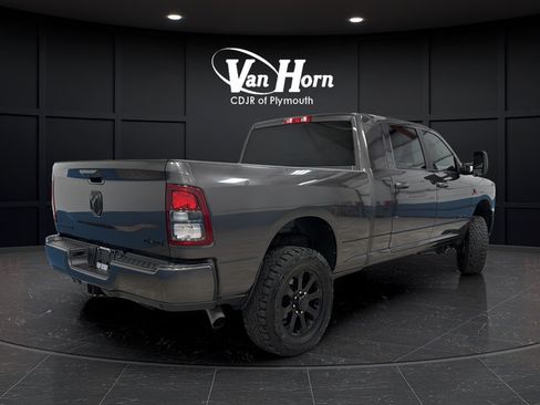 Used 2022 RAM 2500 Big Horn w/ Night Edition AWD/4WD image 7