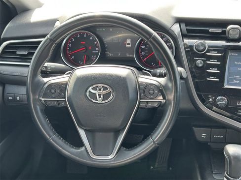 Used 2018 Toyota Camry XSE image 37