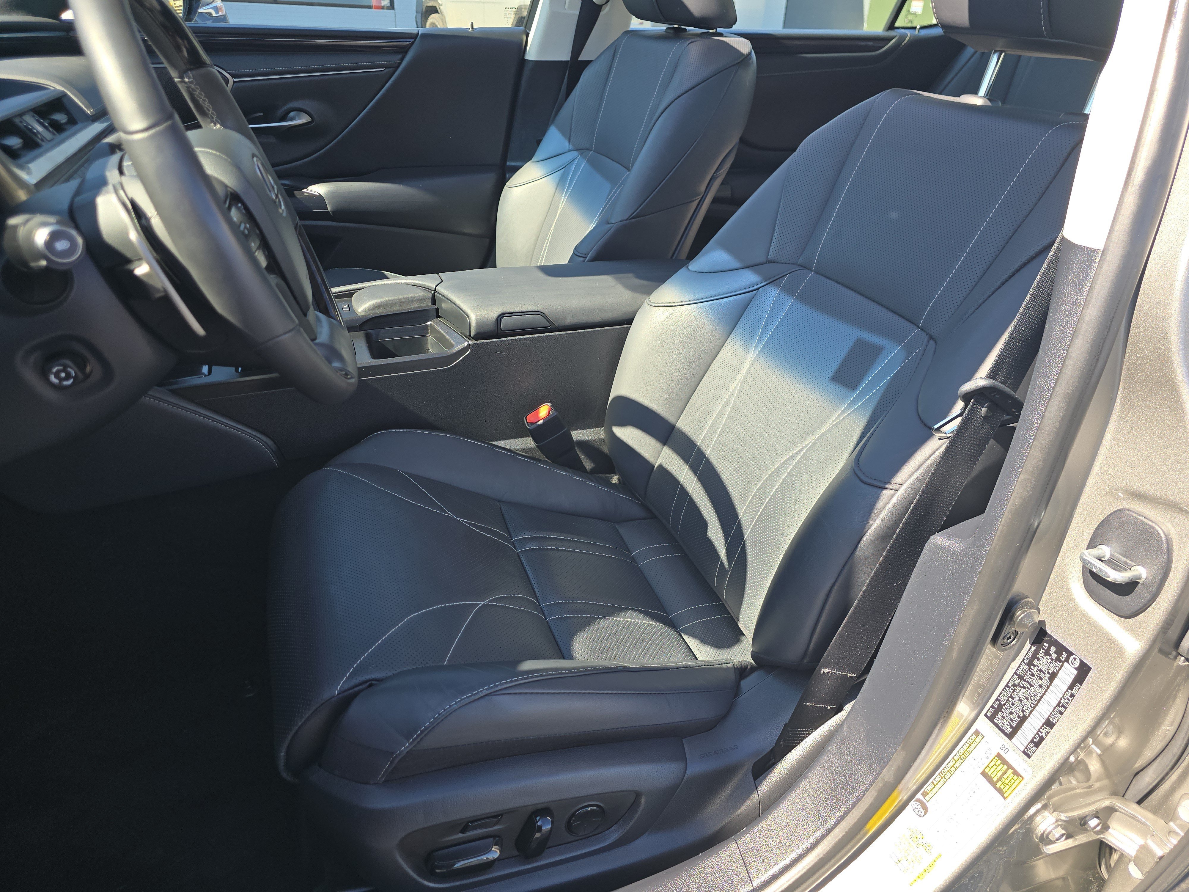 Used 2021 Lexus ES 300h w/ Accessory Package FWD image 22
