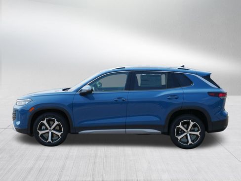Certified 2025 Volkswagen Tiguan SE AWD/4WD image 3