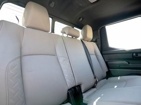 Used 2025 Toyota Tacoma SR5 AWD/4WD image 32