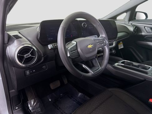 Used 2025 Chevrolet Equinox EV LT image 22