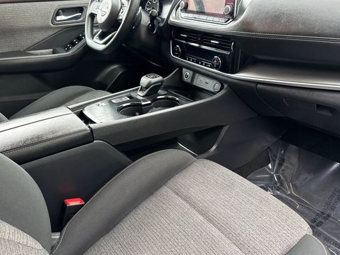 Used 2023 Nissan Rogue SV FWD image 31