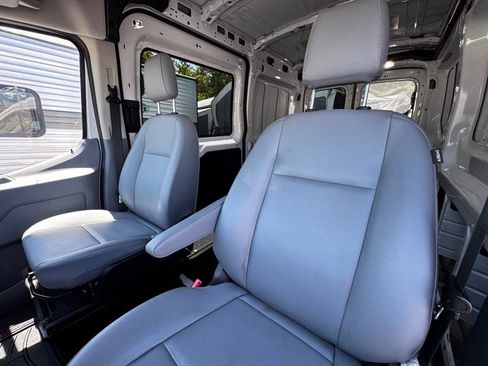 Used 2019 Ford Transit 250 130 Medium Roof RWD image 14