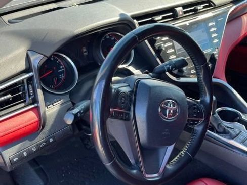 Used 2018 Toyota Camry XSE FWD image 13
