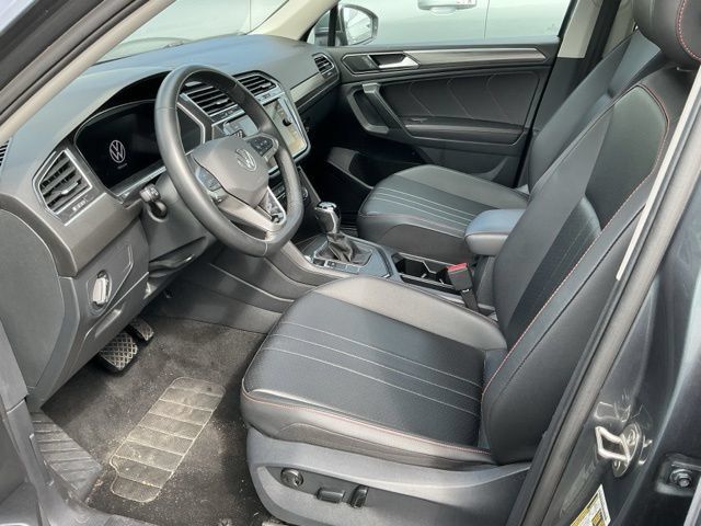 Used 2024 Volkswagen Tiguan SE FWD image 9