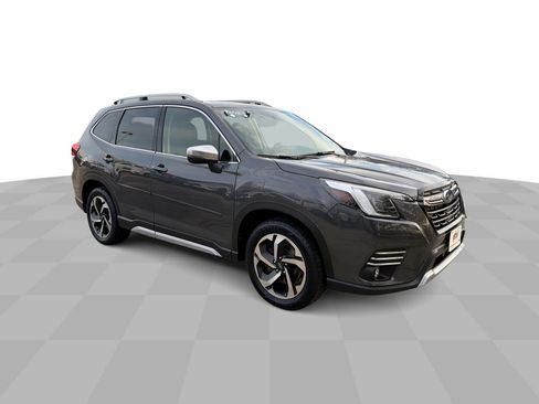 Used 2023 Subaru Forester Touring image 2