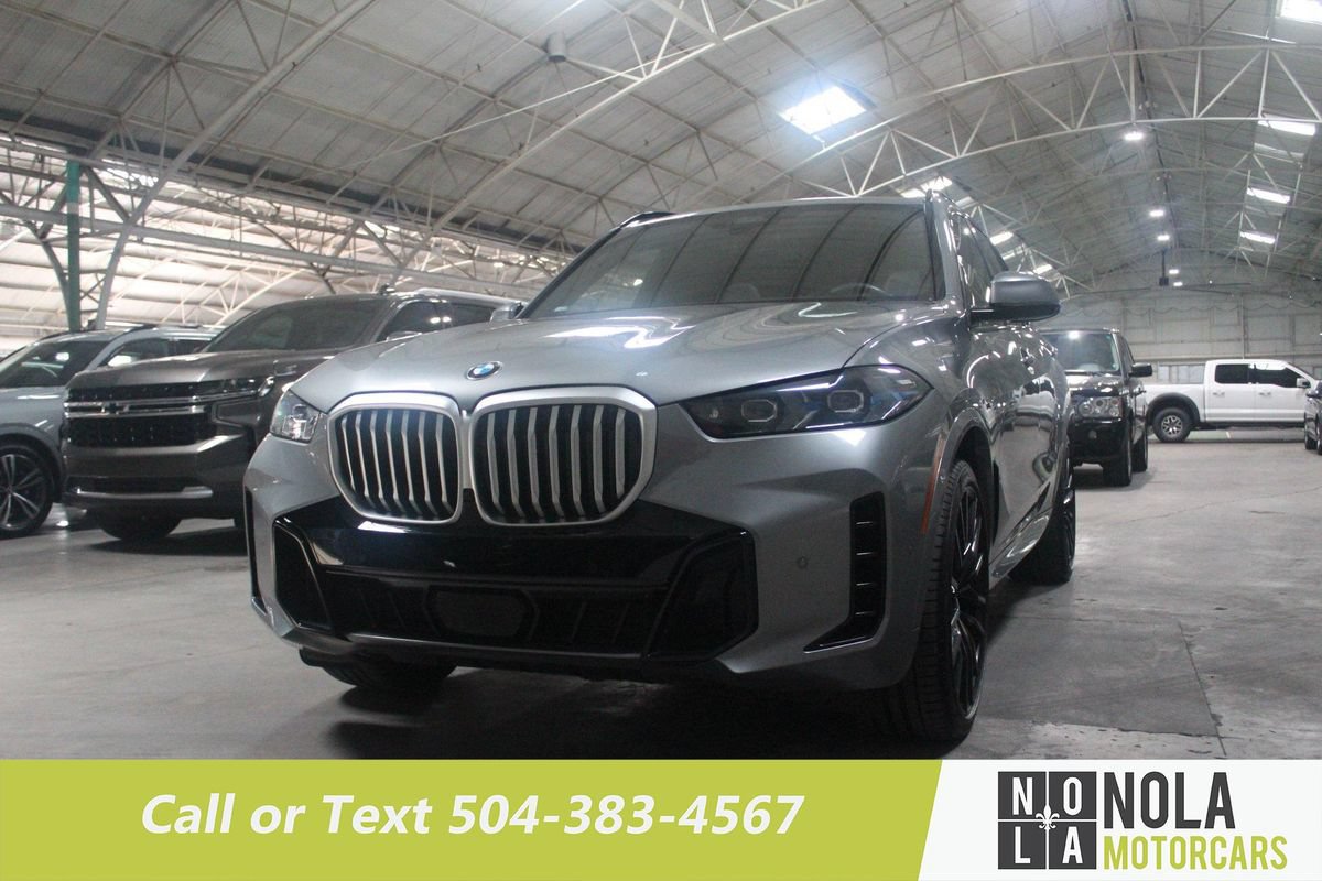 Used 2024 BMW X5 xDrive40i w/ M Sport Package AWD/4WD image 3