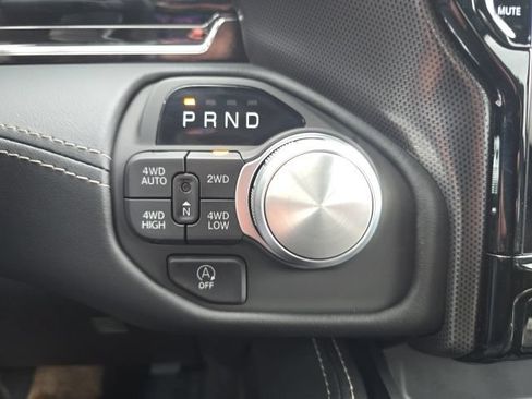 Used 2025 RAM 1500 Limited AWD/4WD image 19