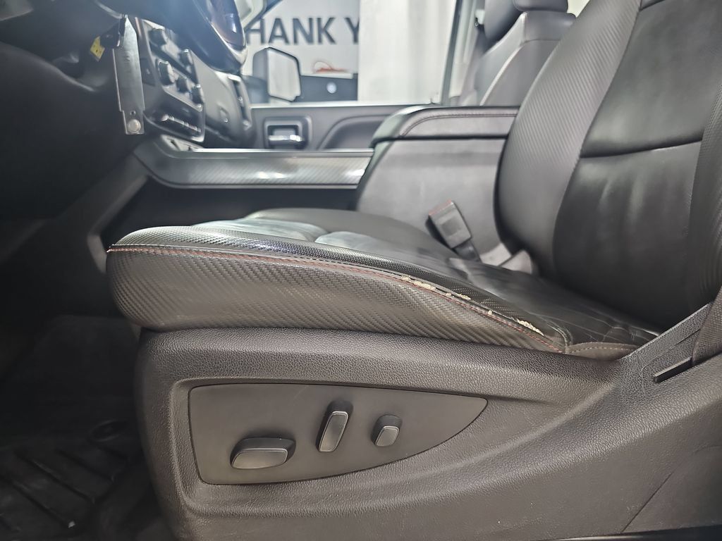 Used 2018 GMC Sierra 2500 SLT w/ All Terrain HD Package AWD/4WD image 33