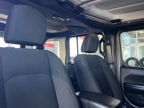 Used 2021 Jeep Wrangler Unlimited Sport AWD/4WD image 14