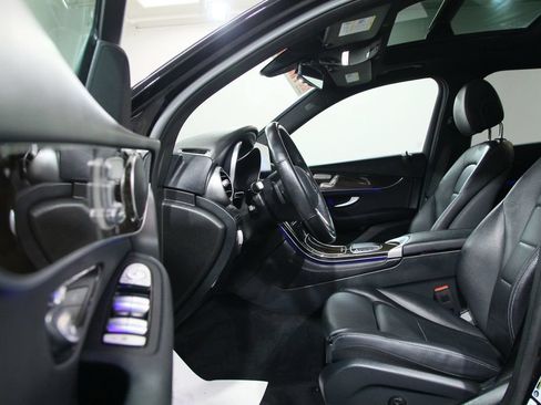 Certified 2021 Mercedes-Benz GLC 300 4MATIC image 4