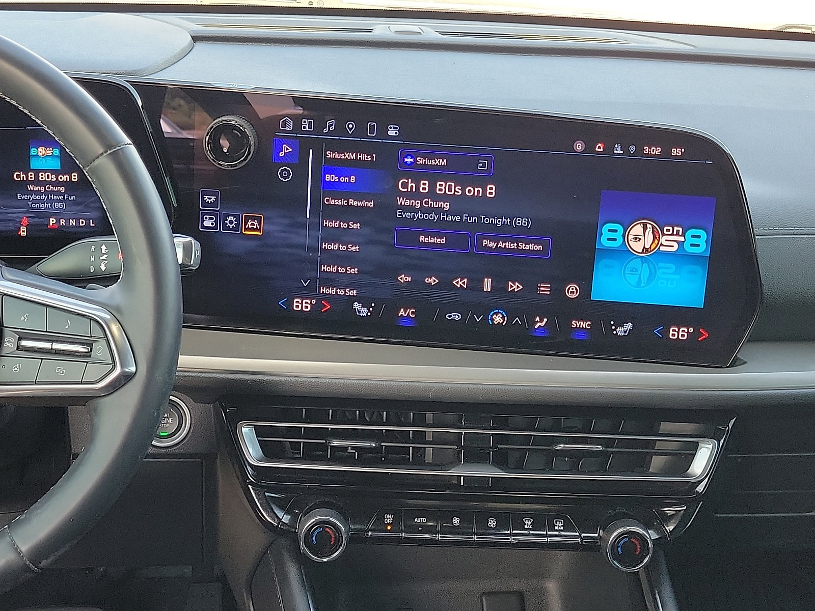 Used 2024 Chevrolet Traverse LT FWD image 10