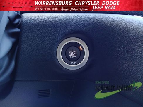 New 2026 Chrysler Pacifica Select image 26