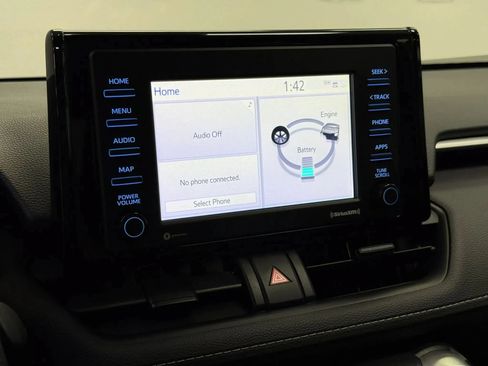 Used 2022 Toyota RAV4 LE AWD/4WD image 16