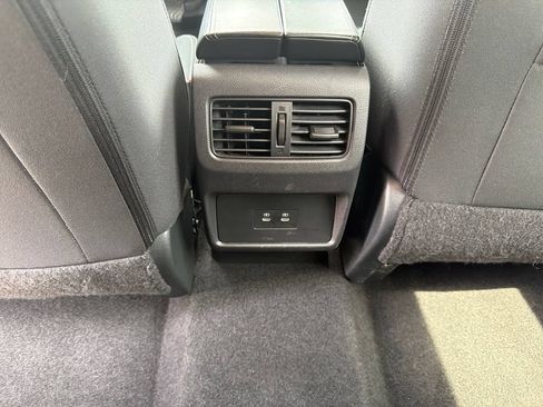 Used 2024 Nissan Rogue SV FWD image 27
