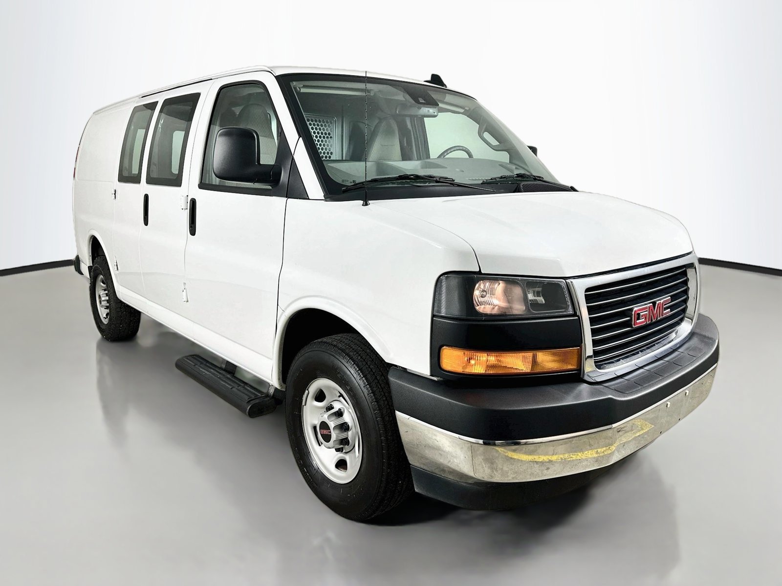 Used 2025 GMC Savana 2500 w/ Enhanced Convenience Package RWD image 3