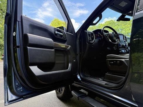 Used 2021 Chevrolet Silverado 1500 LT Trail Boss w/ Convenience Package II AWD/4WD image 12