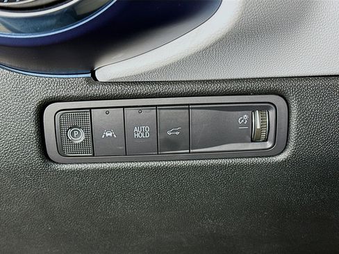 Used 2025 Chevrolet Equinox EV LT image 17