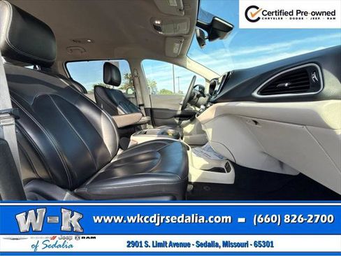 Certified 2023 Chrysler Pacifica Touring-L FWD image 32