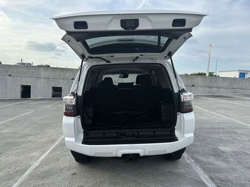 Used 2023 Toyota 4Runner SR5 AWD/4WD image 28