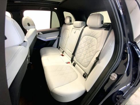 Used 2025 BMW X5 xDrive40i w/ M Sport Package image 20