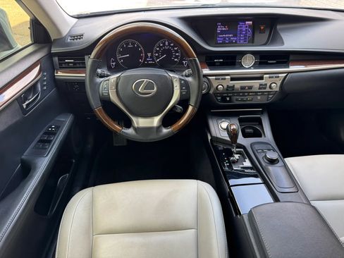 Used 2013 Lexus ES 350 w/ Premium Pkg FWD image 29