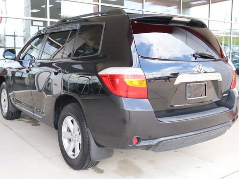Used 2010 Toyota Highlander SE AWD/4WD image 6