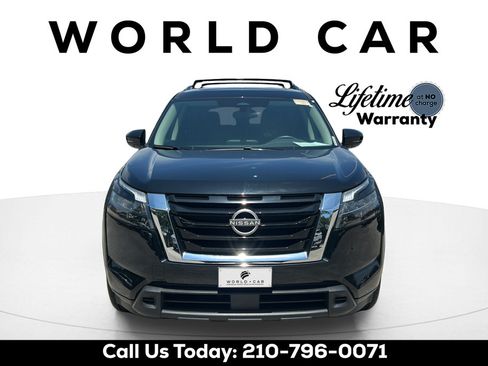 Used 2024 Nissan Pathfinder SV w/ SV Premium Package AWD/4WD image 8