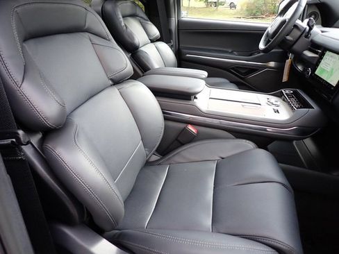 New 2025 Lincoln Navigator Reserve w/ Jet Appearance Package image 11