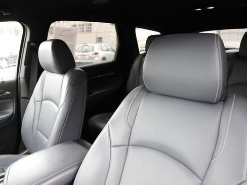Used 2022 Buick Enclave Essence FWD image 14
