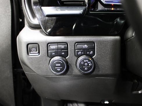 Used 2023 Chevrolet Silverado 1500 LT Trail Boss w/ Protection Package AWD/4WD image 8