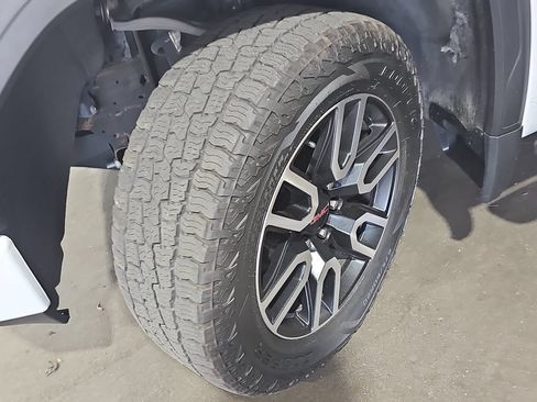 Certified 2022 GMC Sierra 1500 AT4 w/ AT4 Premium Package AWD/4WD image 38
