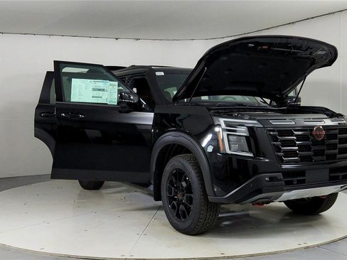 New 2025 Nissan Armada PRO-4X w/ Pro-4X Premium Package image 9