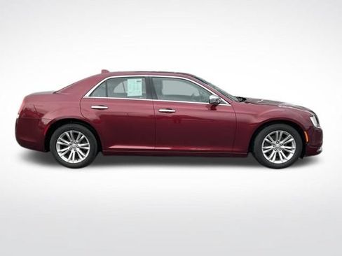 Used 2016 Chrysler 300 C RWD image 8