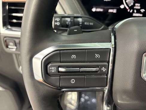 Used 2025 GMC Yukon XL Denali AWD/4WD image 13