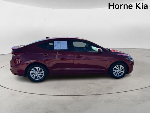 Used 2017 Hyundai Elantra SE image 3