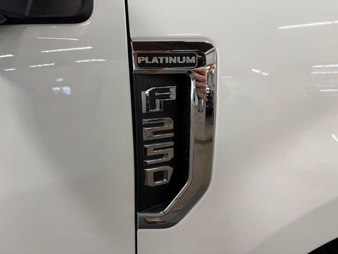 Used 2021 Ford F250 Platinum AWD/4WD image 15