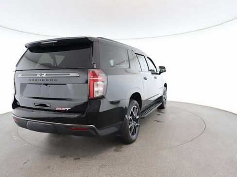 Used 2022 Chevrolet Suburban RST w/ Luxury Package image 16