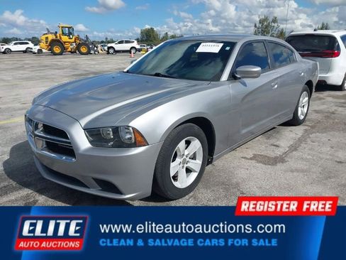 Used 2014 Dodge Charger SE w/ Connectivity Group image 4