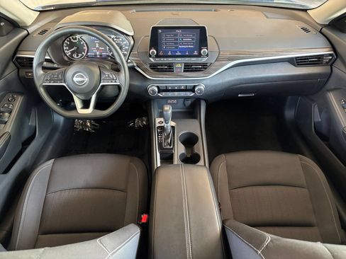 Used 2025 Nissan Altima 2.5 SV FWD image 27