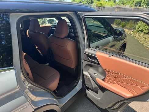 New 2025 Mitsubishi Outlander SEL image 14