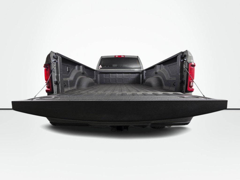 New 2026 RAM 2500 Big Horn AWD/4WD image 17