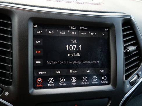 Used 2019 Jeep Cherokee Trailhawk w/ Cold Weather Group AWD/4WD image 22