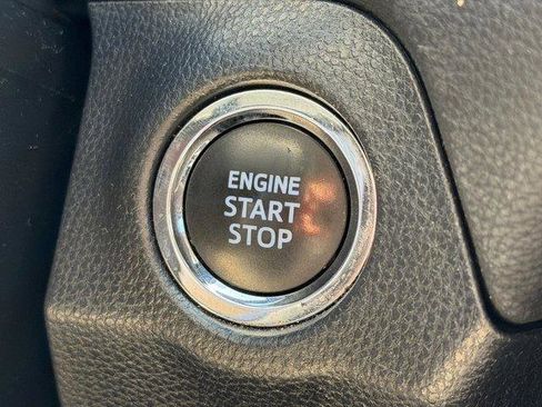 Used 2022 Toyota RAV4 Limited FWD image 30
