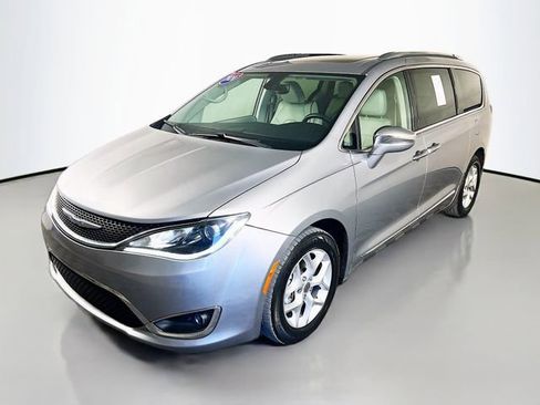 Used 2020 Chrysler Pacifica Limited FWD image 4