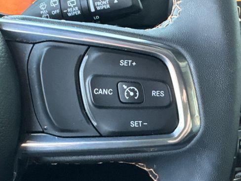 Used 2023 Jeep Wrangler Unlimited Sahara image 20