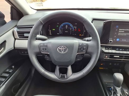 Used 2025 Toyota Camry LE w/ Convenience Package FWD image 21